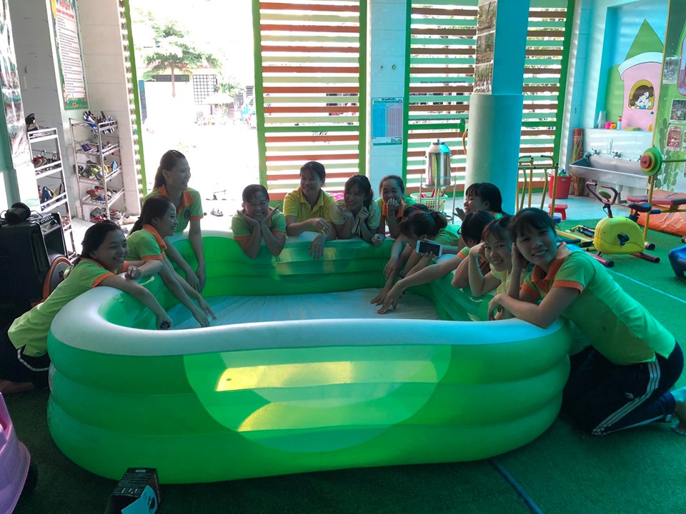 Slide https://kids-navi-s3-dev.s3.ap-southeast-1.amazonaws.com/school/2452/anh-overview/truong-mam-non-hoai-anh-tan-thoi-an41562808926.jpg