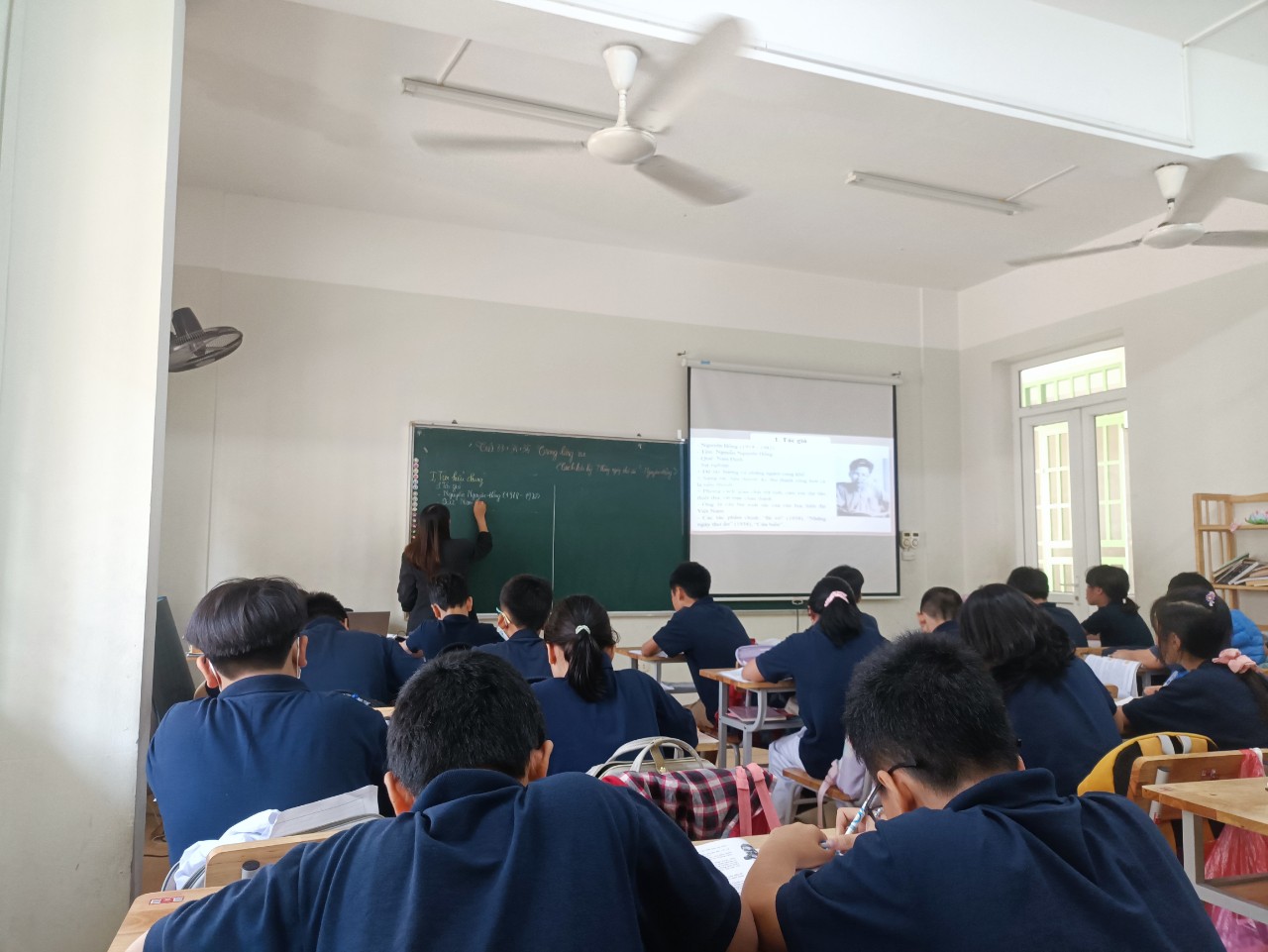 Slide https://kids-navi-s3-dev.s3.ap-southeast-1.amazonaws.com/school/24748/anh-overview/e16a441e638f.jpg