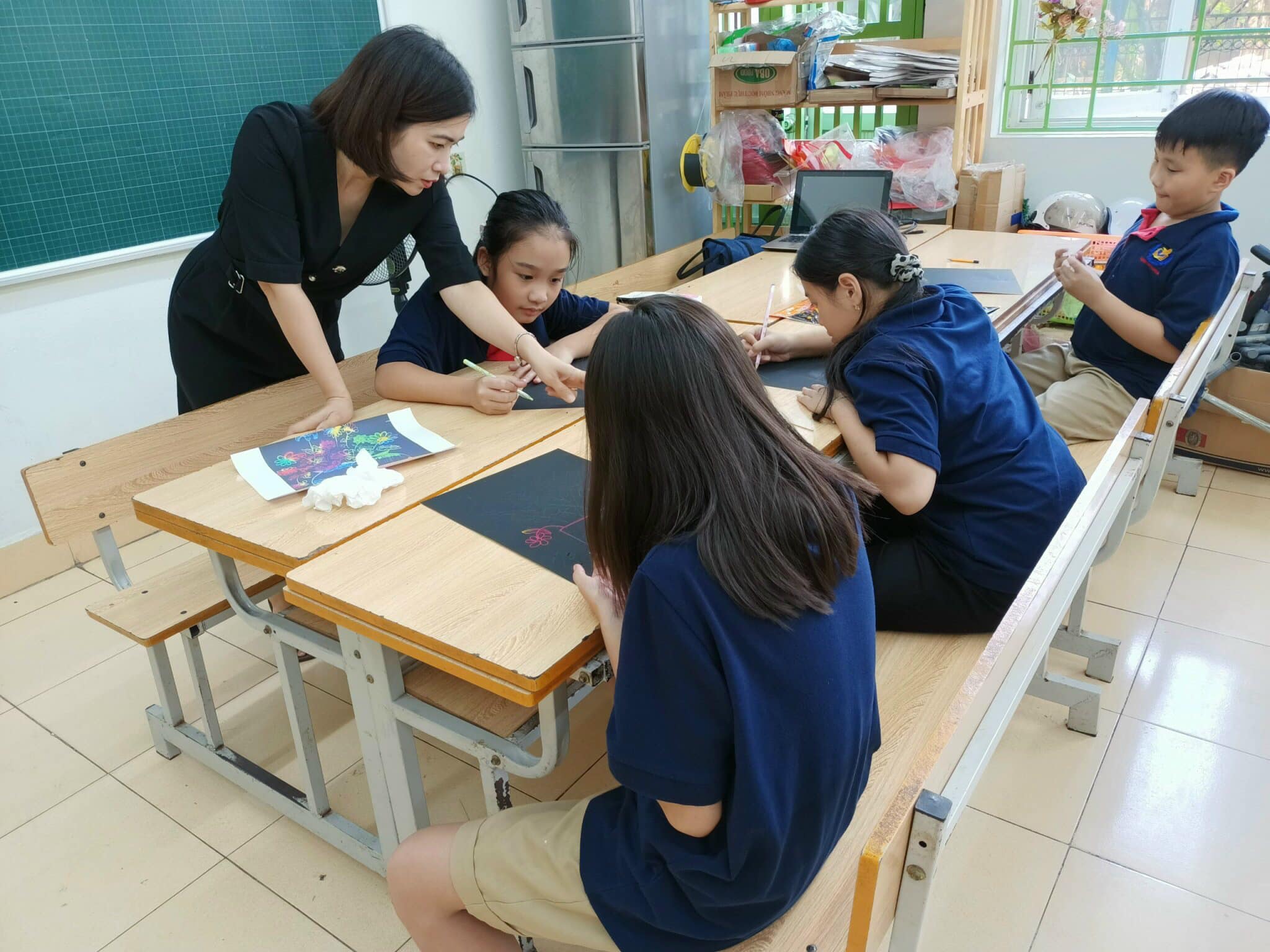 Slide https://kids-navi-s3-dev.s3.ap-southeast-1.amazonaws.com/school/24748/anh-overview/f53af5e1b896.jpg