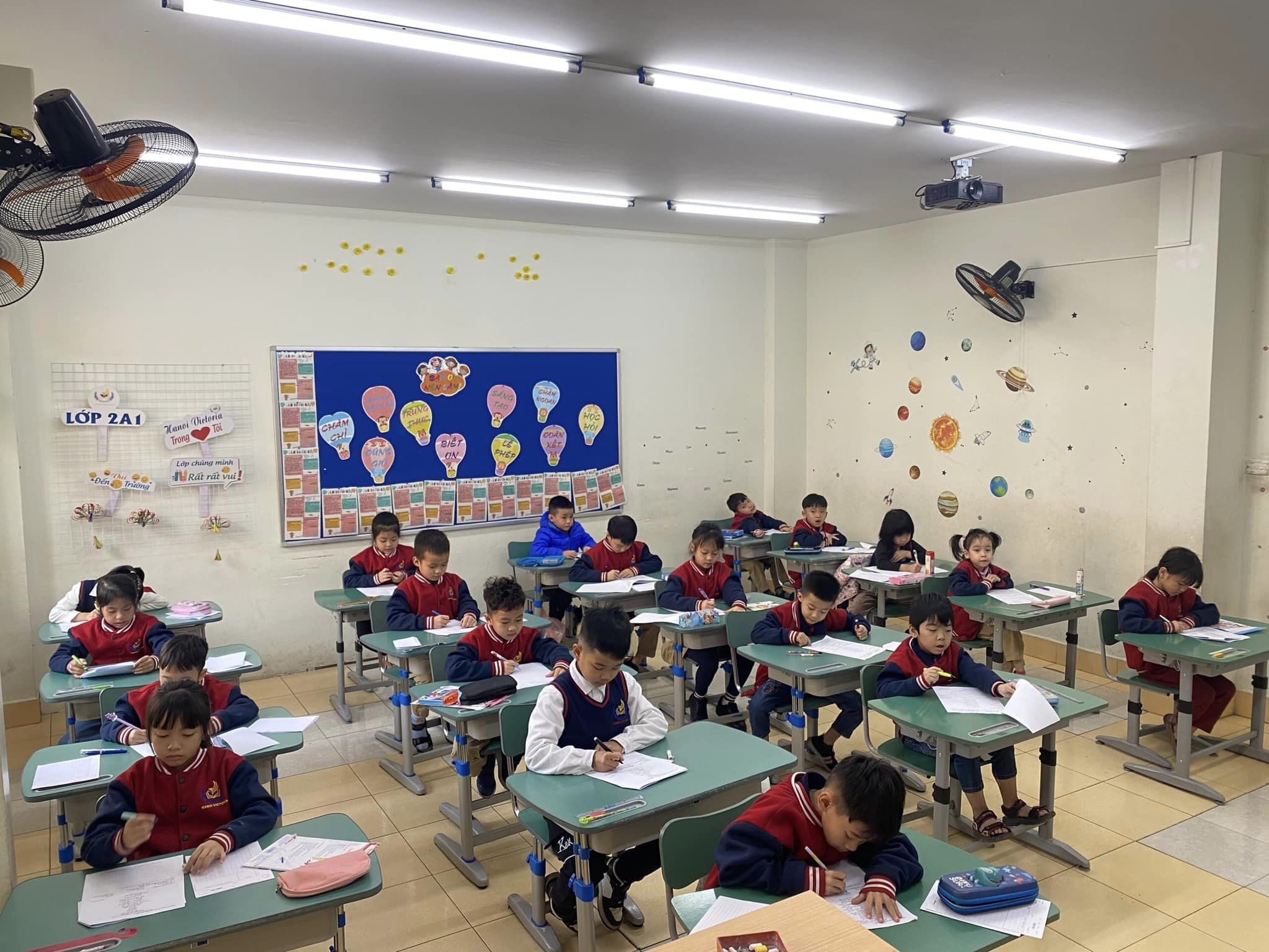 Slide https://kids-navi-s3-dev.s3.ap-southeast-1.amazonaws.com/school/24748/anh-overview/fd326ccec927.jpg