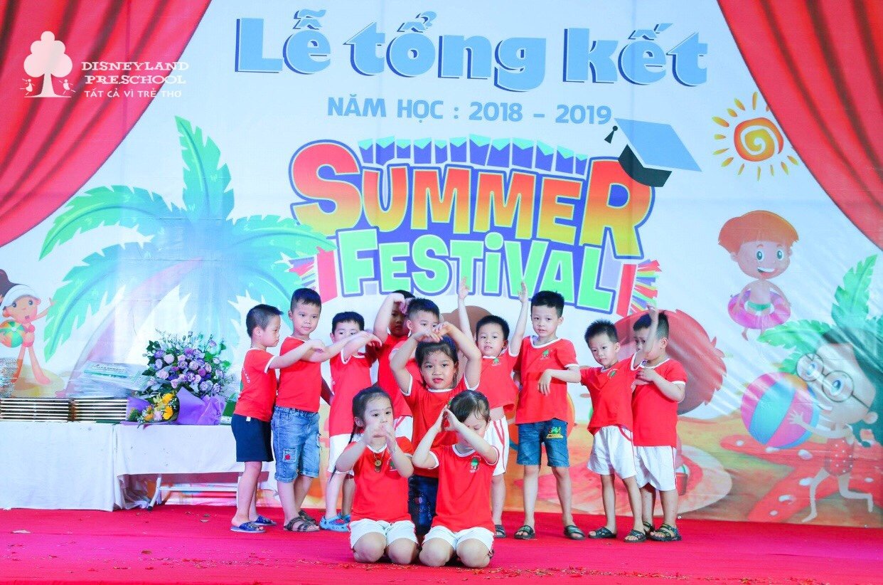 Slide https://kids-navi-s3-dev.s3.ap-southeast-1.amazonaws.com/school/6359/anh-overview/truong-mam-non-disneyland-montessori01597826520.jpg
